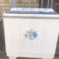 غساله حجم 16 كيلو تغسل ملابس + بطانيات شغاله مع المجفف . السعر 125 وبي...