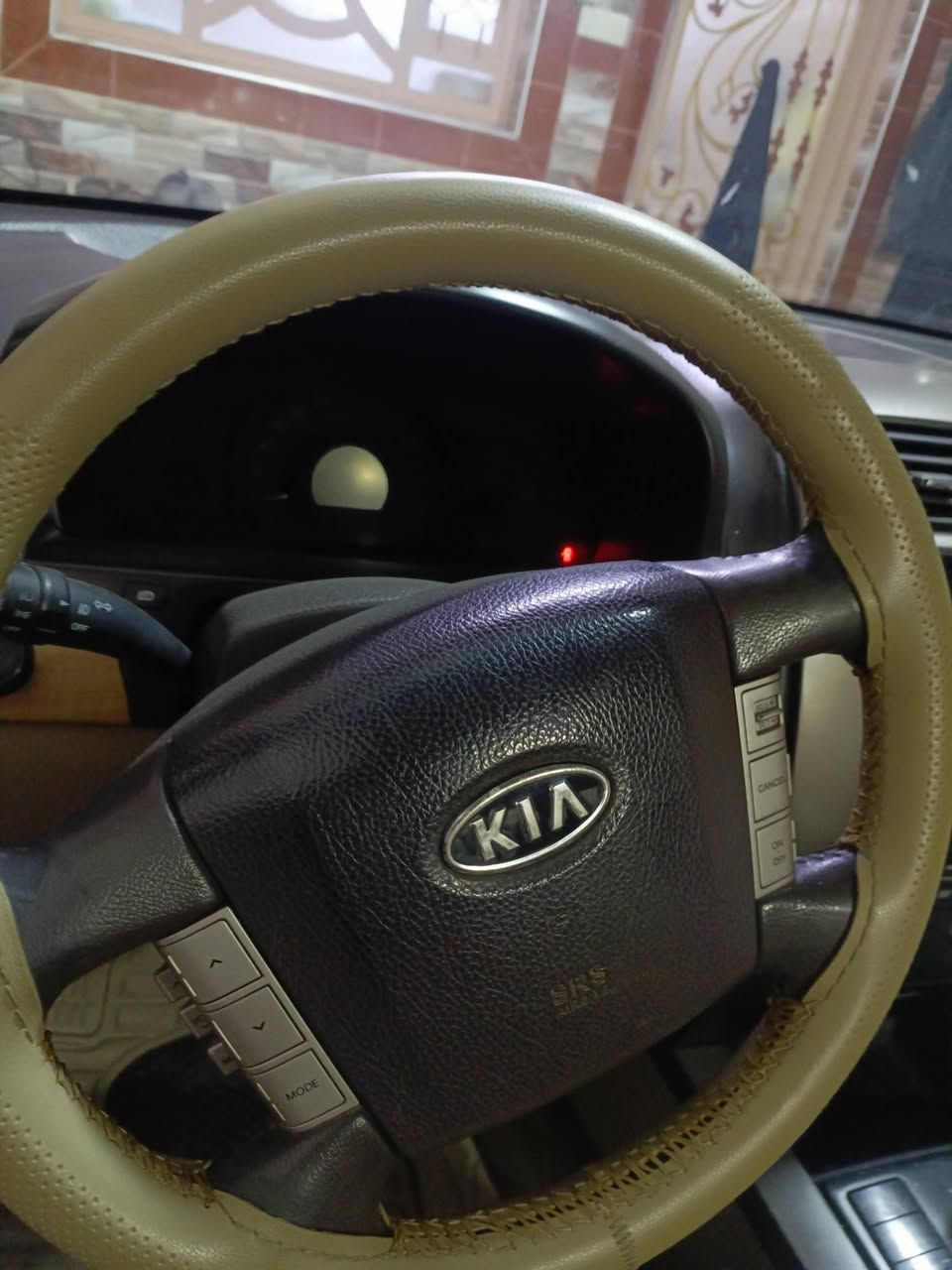 سلام عليكم سياره مهافي لبيع مديل 2012 بغداد بسمي لسياره فول مواصفات واحد عل واحد  لسياره منضومه بانزين جديده منضومه زنون سكن علي ناصي مكينه كير خير من الله لسعر 148 لاستفسار *********** اراوس فقط جيب
