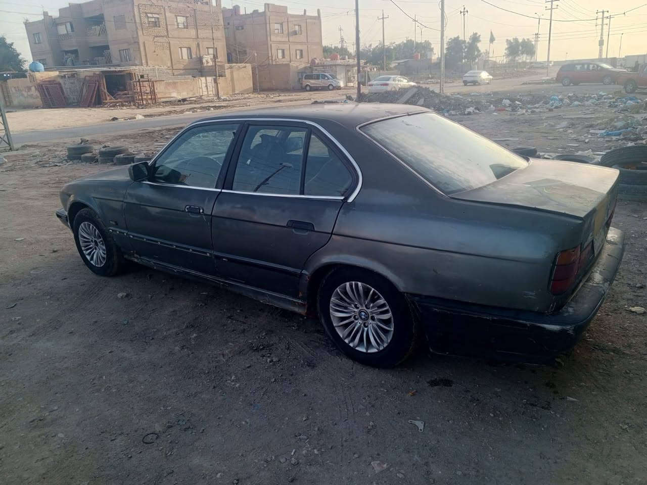 للبيع
بي إم موديل 1989
حجم 525
رقم ذي قار – تحويل ثاني يوم
سنوية مسوي بيها بدل ضائع
السيارة بحاجة إلى بعض الشغل، والحدادية تعبانة شوية.
كير أوتوماتيك، مكينة جديدة صار لها 4 أشهر.
التبريد شغال، والكهربائيات شغالة.
بيها معجون بجنطة أبو الستوتة، ضربها وما متأذية هواي، بيها خياس بسيط.
المكان: الناصرية – المركز
📞 للتواصل:
***********
اتصال أو واتساب
رجاءً، اللي مو شراي أو بس يريد يستفسر لا يتصل.
السعر: 28 وبي مجال بسيط.
