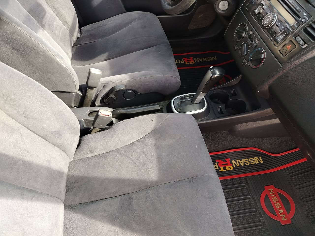 سلام عليكم نيسان فيرسا ٢٠٠٨ السعر ٧٠ وبي مجال ***********
