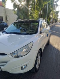توسان خليجيه موديل 2011 رقم بغداد ومكان السياره البياع رقم 07728173407