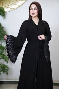 عباية اماراتية • حرير اماراتي • تطريز يدوي