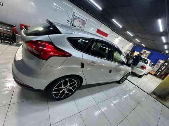 فورد فوكس 
2018 SEL
137 km  ماشي 
ضرر / رأس جامرلغ سايق صبغ مع ربع بونيد 
سعر 108
***********
