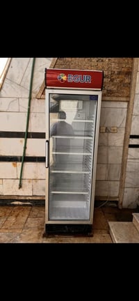 من رخصة الادمن  عارضة عمودية للبيع بحالة ممتازة خالية من التصليح  السع...