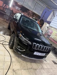 جيب شيروكي بزون 2019  5قطع صبغ السعر88  07719063313