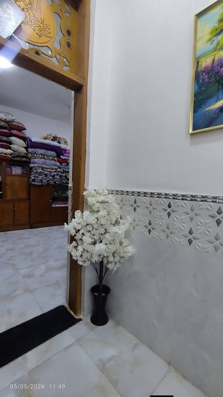 على بركة الله 🌹
بيت للبيع مساحة ٢٠٠ متر، بناء حديث ٢٠٢٦ درجة أولى، طابو زراعي سند ٢٥، تحويل مباشر باسم المشتري.
العنوان: بزل حجي علي قرب العلوية شريفة.
السعر ١٢٥ مليون وبيه مجال للتفاوض.
📞 للاستفسار: ***********
مكتب كرار جبر للعقارات.
