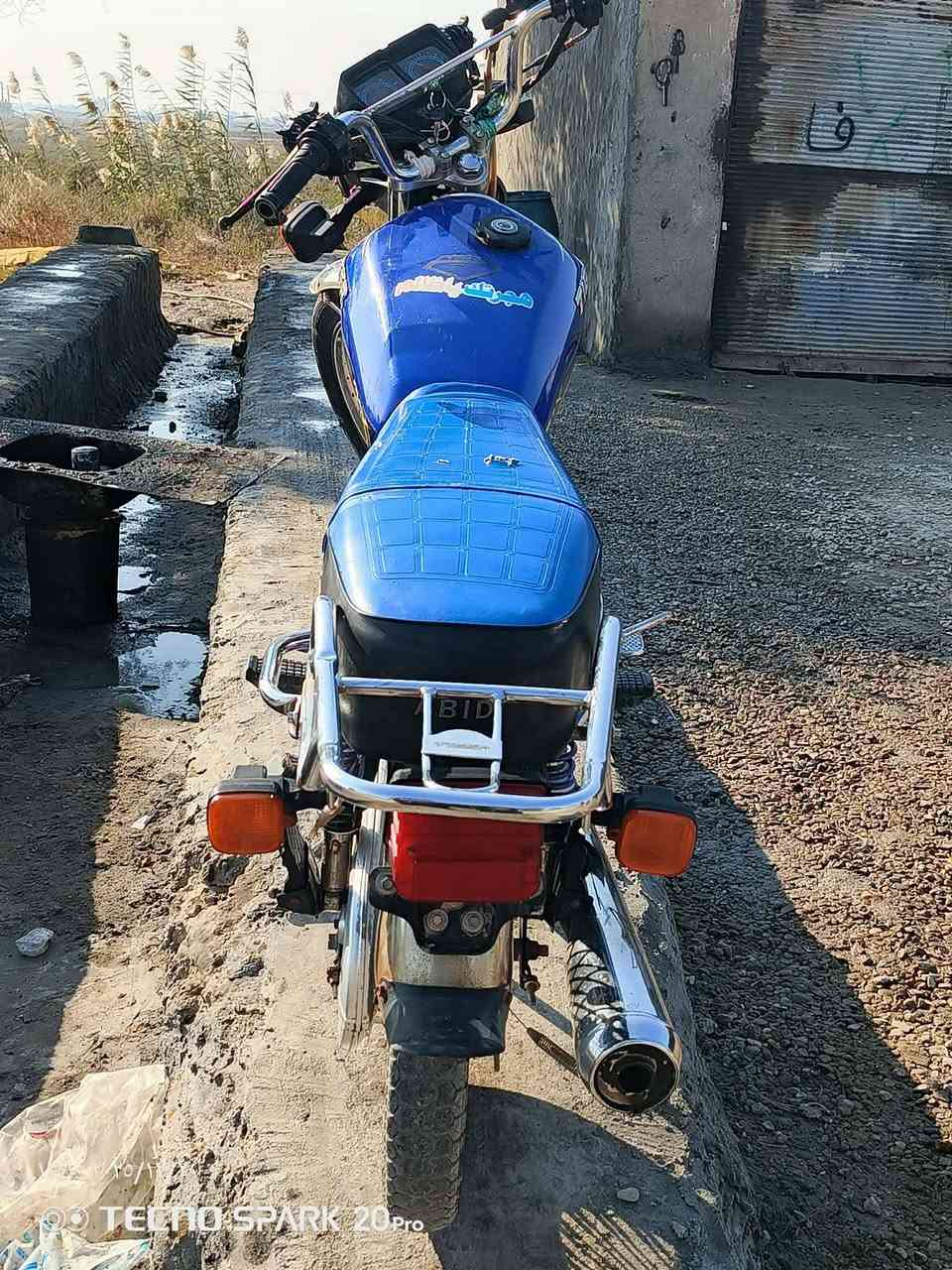 السلام عليكم ورحمه دراجه للبيع موديل 23 محرك مفتوح دراجه نظيفه وراق مكانك سوك دوهان على طريق القاسم السعر 500 وبيه مجال الشراي ***********
