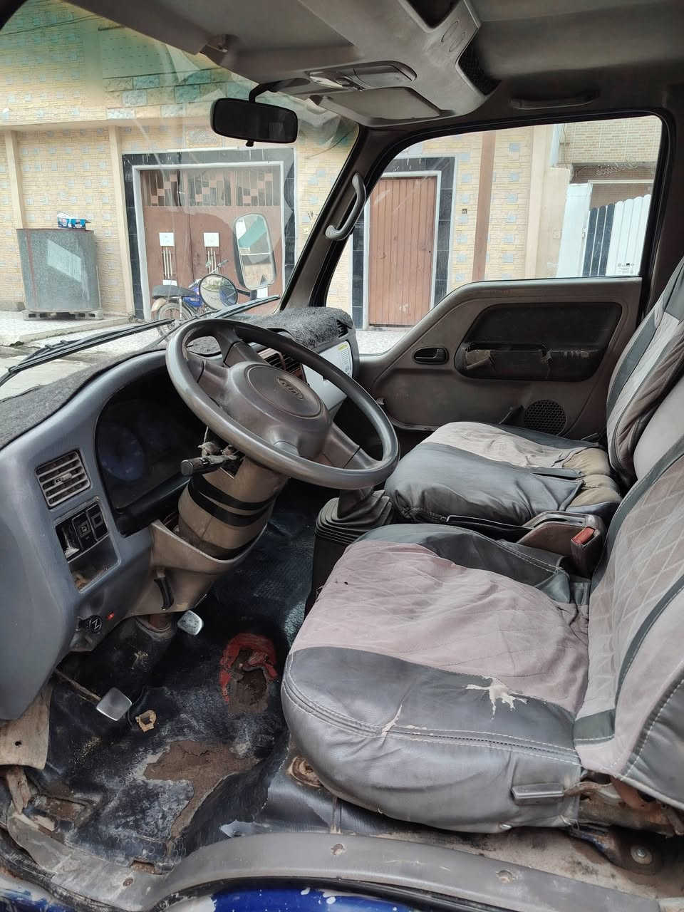 كيا بزون موديل 2001 رقم نينوى محرك كير شاصي شرط قمارة قلاب بسمي شرط الوكاله والتحويل الاتصال ***********  /***********
