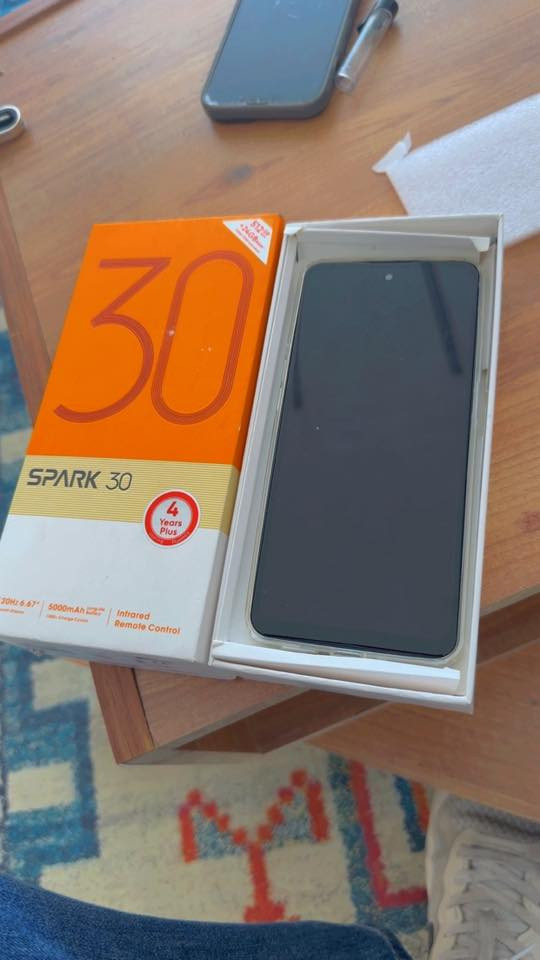 spark 30
الجهاز بعده جديد ممستعمل ابد وحته نايلون بعده ع جهاز 
ذاكرته 512
وجهاز بعده داخل ضمان 
مكاني بغداد
***********
