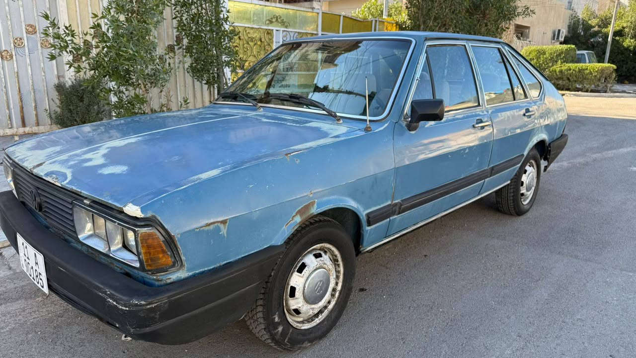 برازيلي موديل 1985 كير عادي محرك بلاد كشر نضيف بدون ملاحظات اتراي حلو سنويه بسمي لغايه 2029 كلشي بيها شغال تبريد شغال وجاهز سعرها 36 ومكانها ساحه بيروت 
للاتصال ***********
