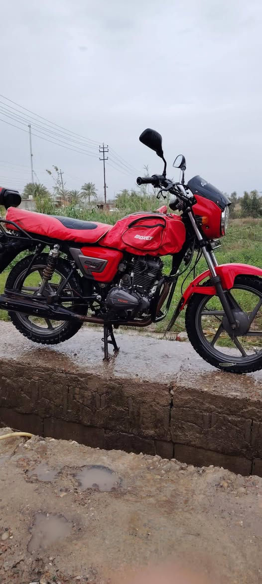 دراجة كيواي شبيهت لبوكسر موديل 19 بل شهر 12محسوبة عل 20 جاهزة من كلشي اوراق كاملة جاهزة للترقيم  مكان بعقوبة لعبارة سعر 650 وبيهة مجال  رقمي ***********
