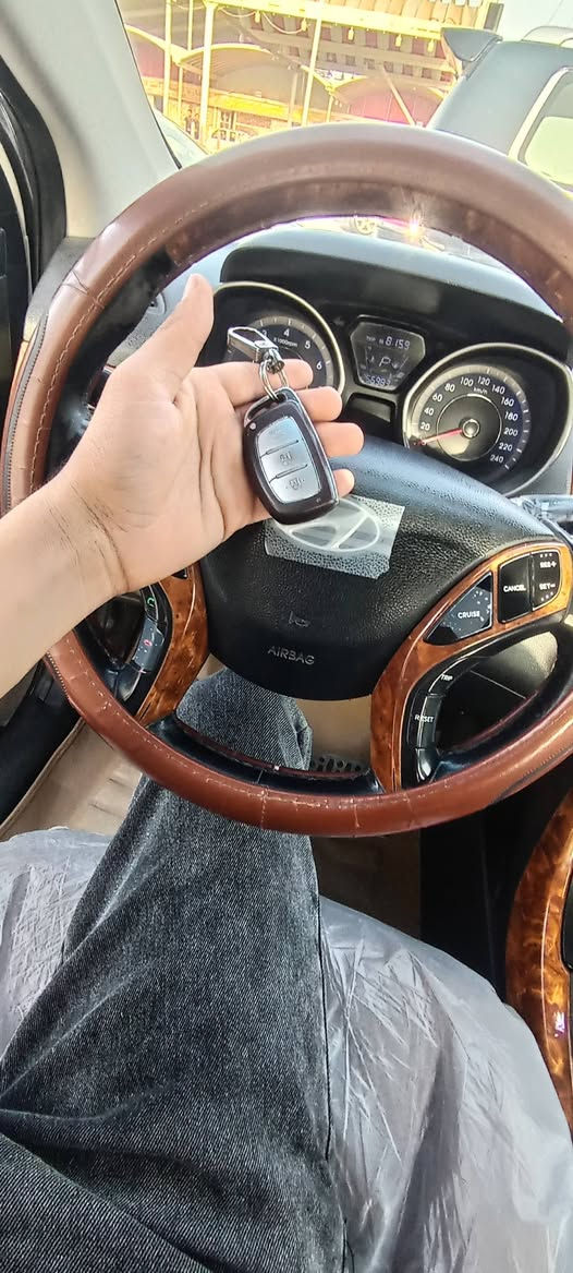 السلام عليكم
للبيع النترا مديل 2014 (خليجي) فىه(GJX) 
كفاله ما عده شخط بل باب مال الصدر وشبر رش بل جملخ الأمامي مال الصدر رقم نكليزي جديد أربيل 
بصمه
كشنات جلاد
كشنات تدفىه تبريد
مري شفط
ثلاجه امامي خلفي
حساس امامي خلفي
5ويل كب
صاج بلاد 
تبريد قطعتين 
فتحه سقف
بصمه بل باب 
 السعر خاص مكان السياره نجف المعارض الجديده (معرض القمه) رقمي ***********
