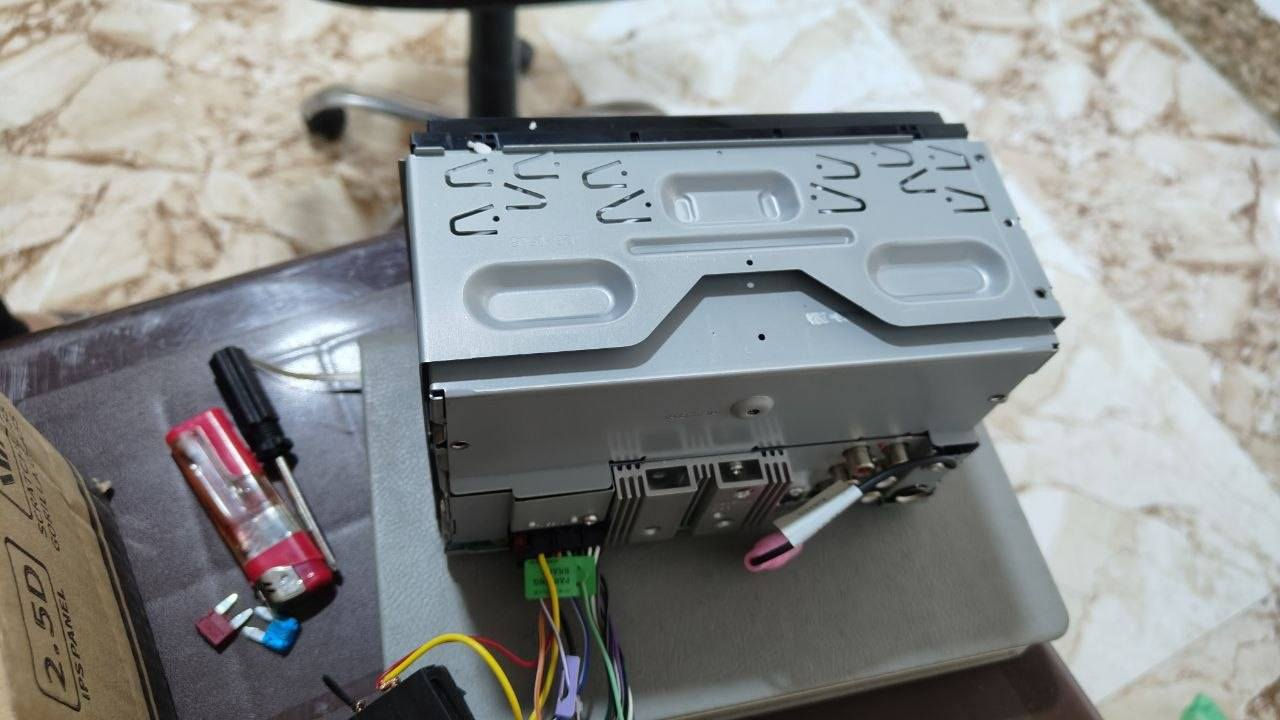 متاح
مسجل شركة كينوود Kenwood

مشغل اقراص CD

يحتوي على مدخل USB أمامي

 ومدخل AUX لتوصيل الأجهزة المختلفة

يحتوي على ميزات بلوتوث للاتصال اللاسلكي وتشغيل الصوت

يدعم تغيير ألوان الإضاءة لتناسب ديكور السيارة

صنع اندنوسي امتياز ياباني 

مع كافة الملحقات


**إذا كنت صاحب هذا الإعلان وتريد حذفه لأي سبب، رجاءا أرسل رسالة إلى الدعم الفني**