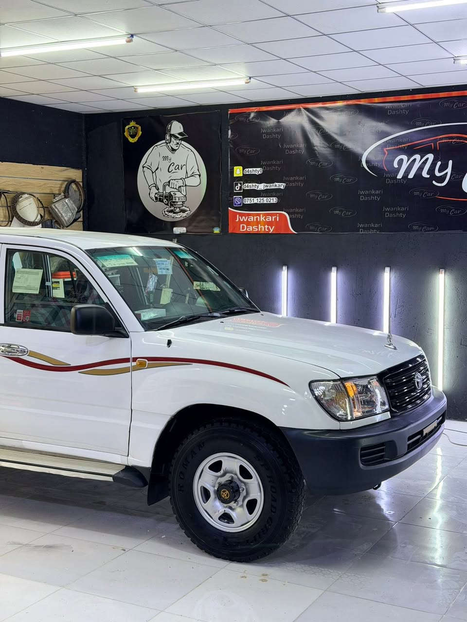 بۆفرۆشتن. ⚜️⚜️للبیع🤍

مۆنیکا 2005 
مانگی 4 

سەیارەکە توند و تۆڵە 
هەموو شتی بەشەرت 

چوار تایەی تازەی لەژێرە 
سەقف و شانی بۆیاغ نیە 

بۆنیتی بۆیاغ نیە دوپارچەی تری بۆیاغ نیە
بێ دەعم و بێ لێدران و بێ زەربە

گێر و مەکینەی بەشەرت 
تەبریتی بەشەرت 
دەبڵ ئەکسلی بەشەرت

یەک نوزەی کەمی ئەکسلی هەیە 
ئەوەی تر هەمووی بەشەرت 
ناو سەعات و گێچی هەمووی مەزبوتە 
تەوافەی بەنزین مەزبوتە 
کیلۆمەتری بەشەرتە

سعر /في التعليق يتم الرد فورا على المسنجر ✍🏻

نرخ/ لە کۆمێنت بنوسە یەکسەر وەڵام دەدەیتەوە 📮

ژمارەی موبایل: ☎️
***********
 ***********
