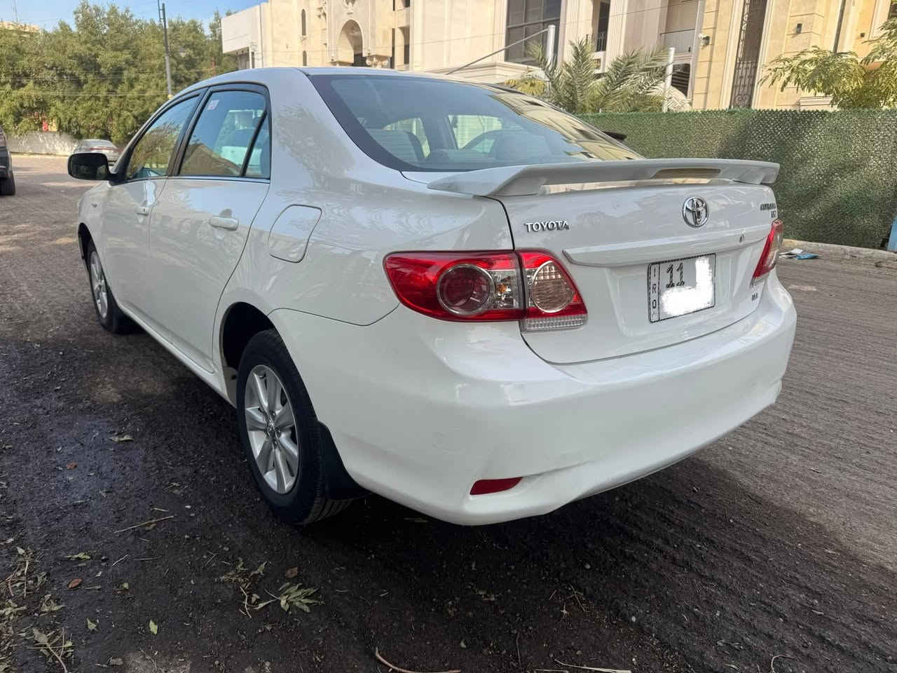 السلام عليكم 
كورلا 2011 الشركه العامه خليجي بيها قطعتين 
محرك 1800 
رقم بغداد دولي 
تحويل مباشر السعر 115  بيه مجال بسيط جدا
العنوان أبوغريب خان ضاري
للاستفسار  واتس +إتصال ***********
