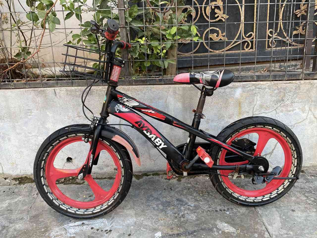 ئەم پاسکیلە بۆ فرۆشتن قیاسی ۱٦ ییە زۆر زۆر تازەو جوانە حسابی لۆکی بۆ بکە ئیستۆپی مەزبوتە تایەی تازەیە ویل کەپە هیچ عەیبێکی نییە بەشەرتی بێ عەیبی ئەیفرۆشم
سلێمانی بەکرەجۆ
*********** ***********
