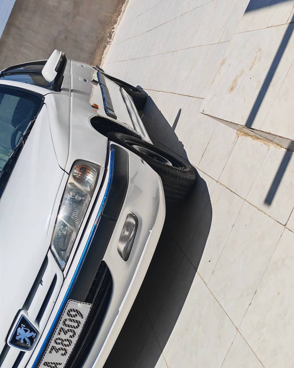 موديل ١٥ بنيد و باب مبدل
راديتر تخم تايرات باور مشط باتري
كله جديد تبريد شغال
٤٣ بيه مجال قليل
مكانها سدير
***********
