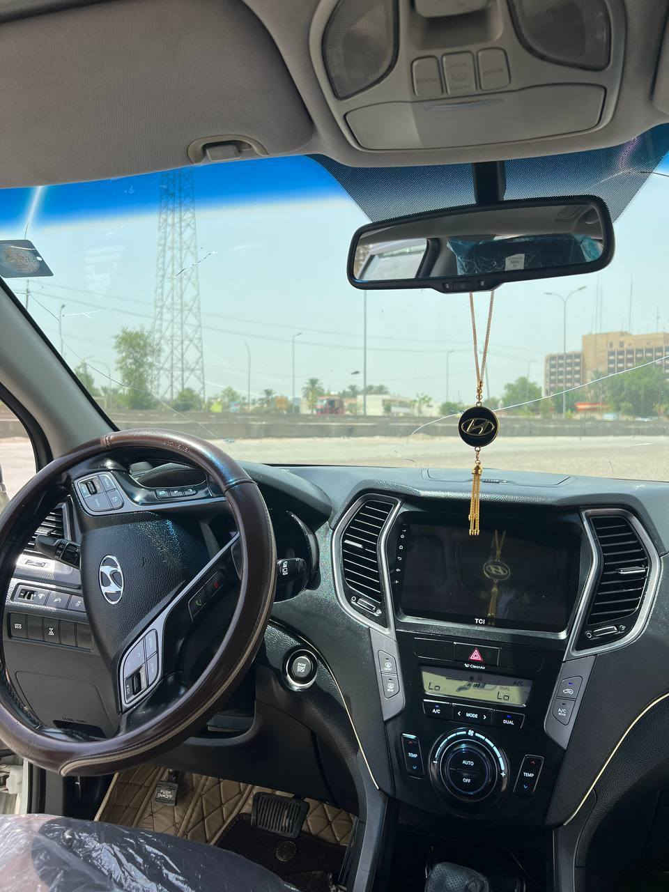 سنتافي سته سلندر مكينه (3300) دوش لون ابيض صدفي موديل(2013) رقم بغداد ماشيه (150)الف كيلو متر وارد  خليجي فول مواصفات سياره تاخذهه من البيت على ضمان وين ما تريد تفحص افحص ما بيهه اي نقص السعر (153) صور السونار مرفوقه
للاتصال // ***********
