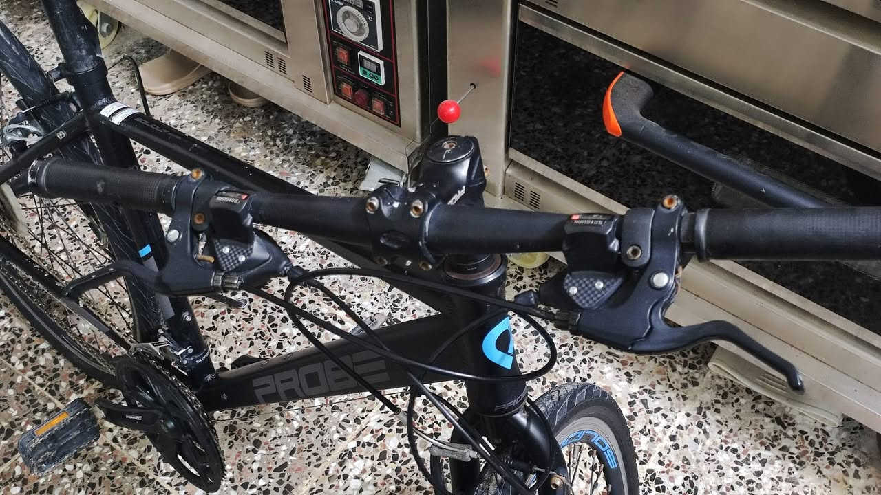بايك c700
ماركت PROBE  الغنية عن التعريف 
ارتفاع الفريم 50 cm
 حجم الإطار 35*700
البدال الامامي Shimano 
العقرب الخلفي Shimano  tourney 
نضافه 90/100
سعر 215 وبي مجال بسيط 
مكان نجف يتوفر توصيل بعد تحويل جزء من المبلغ او المبلغ كامل


**إذا كنت صاحب هذا الإعلان وتريد حذفه لأي سبب، رجاءا أرسل رسالة إلى الدعم الفني**