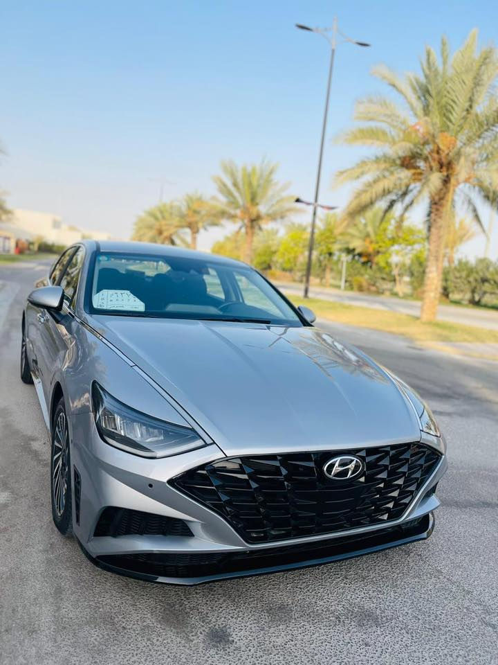 سياره سونتا 2022 هايبرد 
محرك السياره 200 
رقم السياره بغداد خصوصي 
السياره بصمه 
تدفئه كشن امامي والصدر 
٤ وضعيات قياده 
لدات امامي
لايت زنون 
اوتو هولد 
هاند بريك بصمه 
تشغيل عن بعد 
نطام المحافظه على خط المسار 
قياده ذاتيه 
نظام النقطه العمياء 
كيجات هواء الكتروني 
كرسي كهرباء 
رادارات امامي وجانبي وخلفي 
اشاير با المري 
كروس تثبيت سرعه 
شاحن موبايل لا سلكي 
شفتات قياده 
العنوان كربلاء 
الحادث مثل ما موضح با الصور 
السعر 170بي مجال بسيط 
رقم الهاتف الاستفسار ***********
