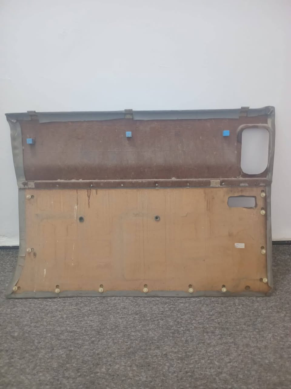 السلام عليكم
بطانه سياحي للبيع السعر *********** 
جديده حاويه أني مكلف بلنشر
