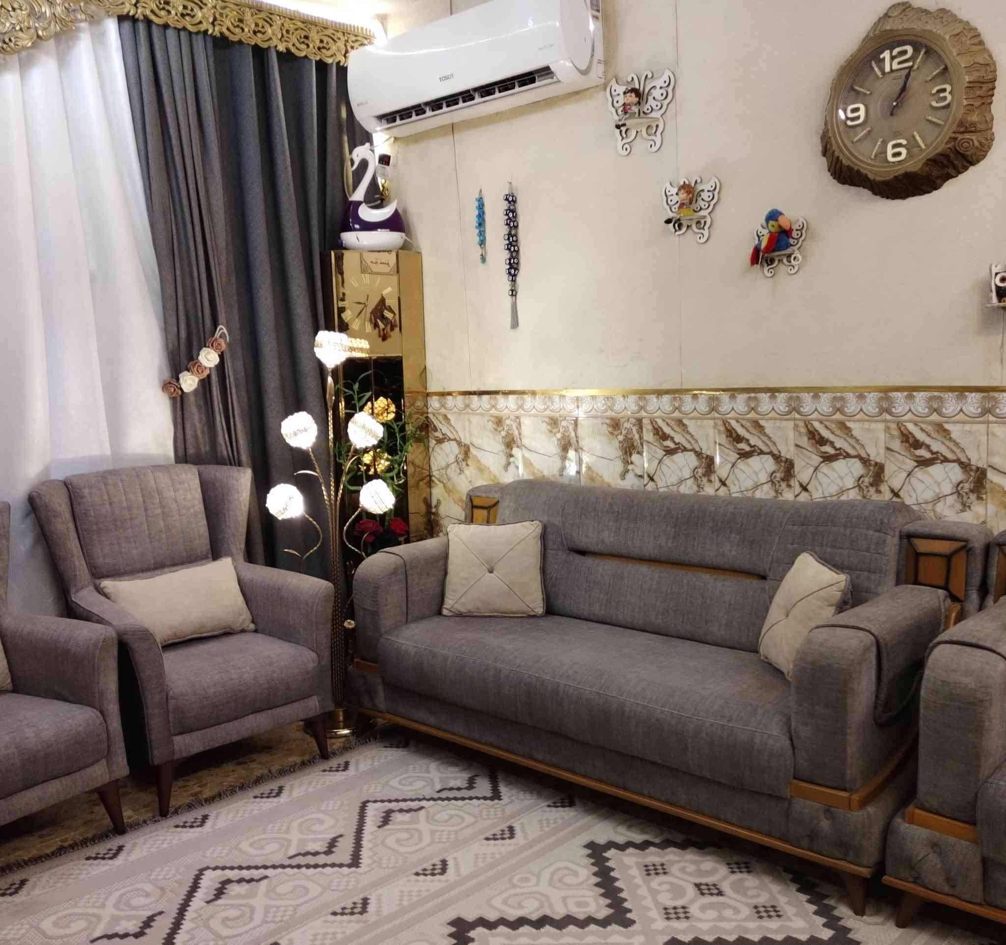 تخم تركي مودرن ١٠ مقاعد تصميم حديث قوي تكمة ثكيل خشب بلوك وسيورة داير فريم اسفنج طبي بلوستر ظغط سوفت قماش تركي نوع خاولي استخدام قليل اخو الجديد شخط ما بي نظافتة ١٠٠ ٪ نظيف جدا مبي اي ضرر... ٦٧٥ وبي مجال بسيط للشراي


**إذا كنت صاحب هذا الإعلان وتريد حذفه لأي سبب، رجاءا أرسل رسالة إلى الدعم الفني**