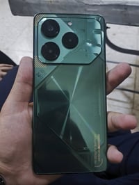 تكنو بوفو 6 برو 5g ذاكره 256 رام 12  معالج دايمن ستي 6080  كامره الخلف...
