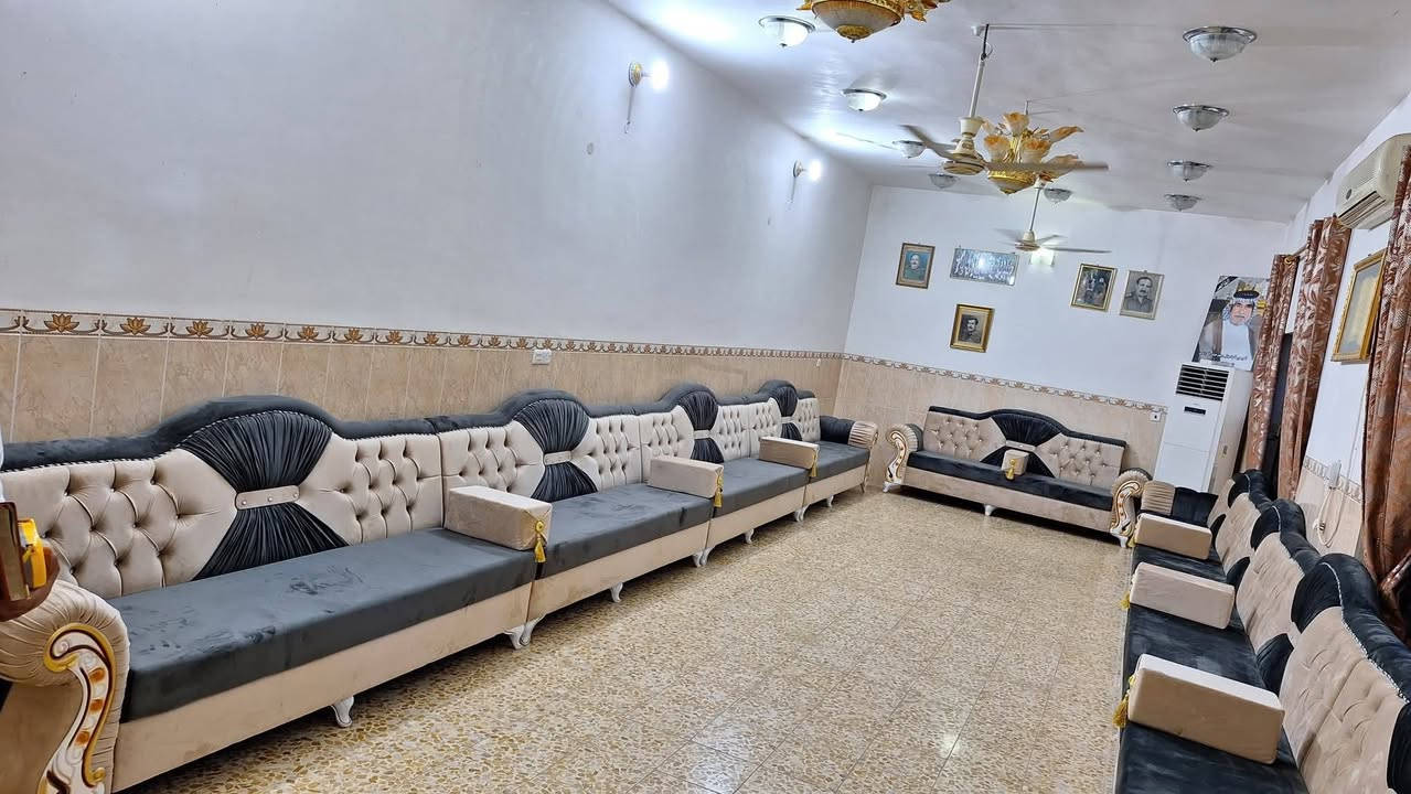 معمل علاء العزاوي التخم والديوان شغل تفصال درجه اول خشب بلوك اسود وسفنج مميز اول وقماش حسب اختيار الزبوان الاستفسار اتصال او واتساب العنوان مفرق السده مقبل حي البكر شارع السيد ابراهيم *********** يوجد قسط
