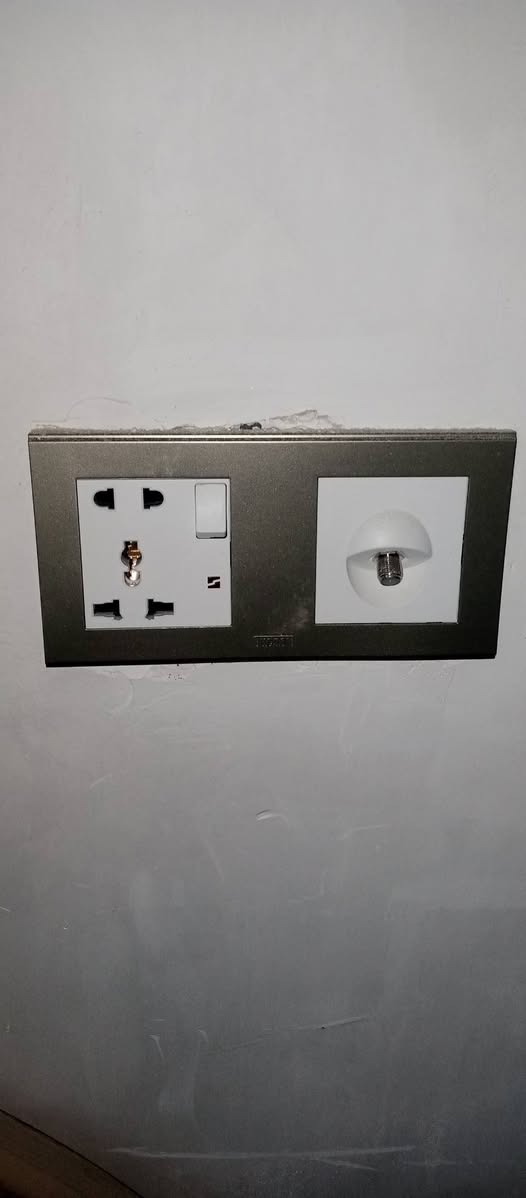 ابومسلم الكهربائي لجميع التأسيسات الكهربائيه بكل انواعها عمل مميز وحسب طلب الزبون وبأسعار مناسبة ماعليك الا الاتصال او مراسله الصفحه***********واتساب او إتصال
