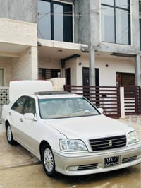 ٢٠٠٢ • مكينة D4 • فتحة سقف