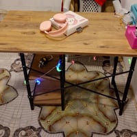 ميز خشب • مستخدم قليل • بل قاسم