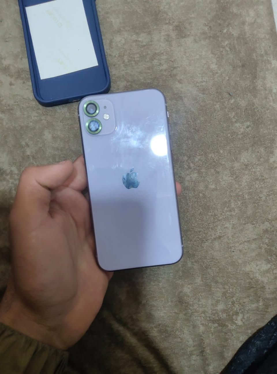 ايفون ١١ للبيع 
الذاكره ١٢٨
بطاريه ١٠٠ معلايه
السعر ب ٢٥٠ وبي مجال 
العنوان ديالى كنعان 
***********
