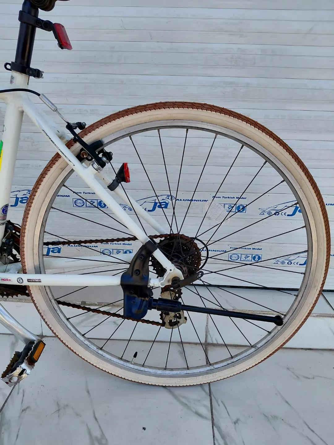 PRECISION C700 ارتفاع الفريم 46 فول المنيوم ماشة حديد 3 × 8 سرعات من SHIMANO ويالة طبقتين كمبليون تايرات 700 / 37 جاهز ومرتب السعر 165 الف شامل التوصيل    ✈يوجد توصيل لجميع المحافضات ✈ كركوك مدخل سايدين حي الاسرى والمفقودين  معرض ابو شيفان ( *********** )
