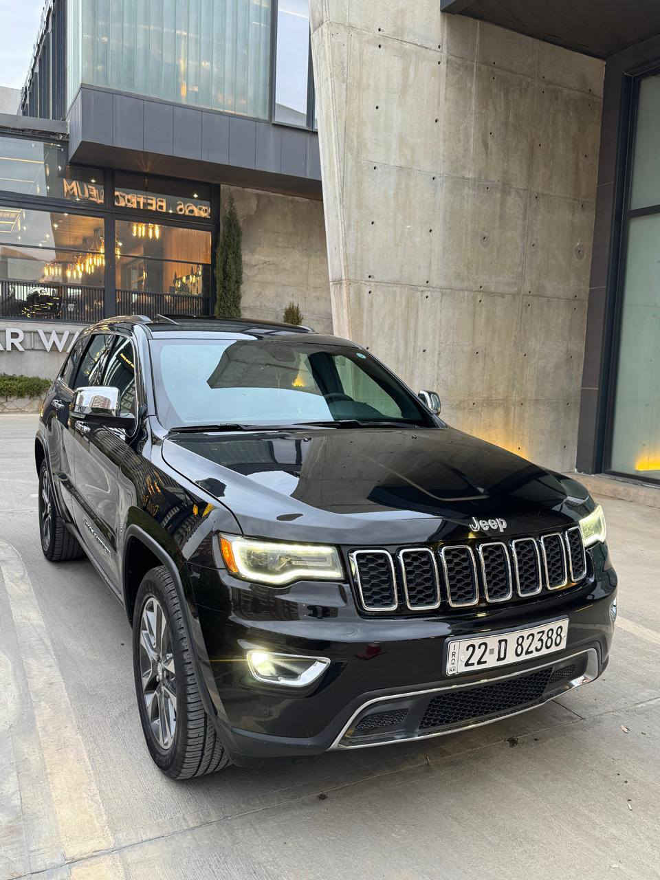 سلام عليكم جيب كراند شيروكي grand cheeokee  موديل 2018  سياره مكفوله كفاله عامه من كل نواحي سياره جديده احله من صور كلين تايتل كفاله عامه مواصفات  سیارا
رقم 📞 ***********
مواصفات سياره   limited pals
دفع رباعي 4*4
كشنات امامي كرهباي 
كشنات تتفيه تبريد 
كشن خزن ميوري وضعيات قياده
كشنات خلفي تتفيه 
ناقل حركه 8نمر 
تتفيه استيرن
شاشه كبيره +كامره خلفي دواره
كشنات جلد 

شفتات استيرن
اشاير بل مراء
مرايه شفط
ويل 20 بلادي
سكف بانوراما فتحتين بل سكف 
شاشه كبيره نفيكيشن مع Gps
لايتات زينون دواره مع استيرن
كشافات ضباب برجكتور زينون+ زراكات امامي
لايت كامل زينون مع ليد نهاري
تشغيل عن بعد 
صندوق كهرباي شفط
حساس امامي + حساس خلفي
مرايات متحسسه للضوءالعالي
بريك اوتو عند الرجوعالي خلف
نظام تشغيل اطفاء اتوماتيكي 
يعني (Auto start system)
نظام بريك اوتوماتيكي (Auto break system)
يدات نيكل 
محرك 3600
سياره ماشيه 117mil
بعد مواصفات سياره واحد علي واحد فول فول فول سياره رقم هزه سنويه كله جديد بسمي مابي دينار مصرف احله من صور اربع تايرات جديد شادلهن مكان سياره سليمانيه شراي يخابر ***********
