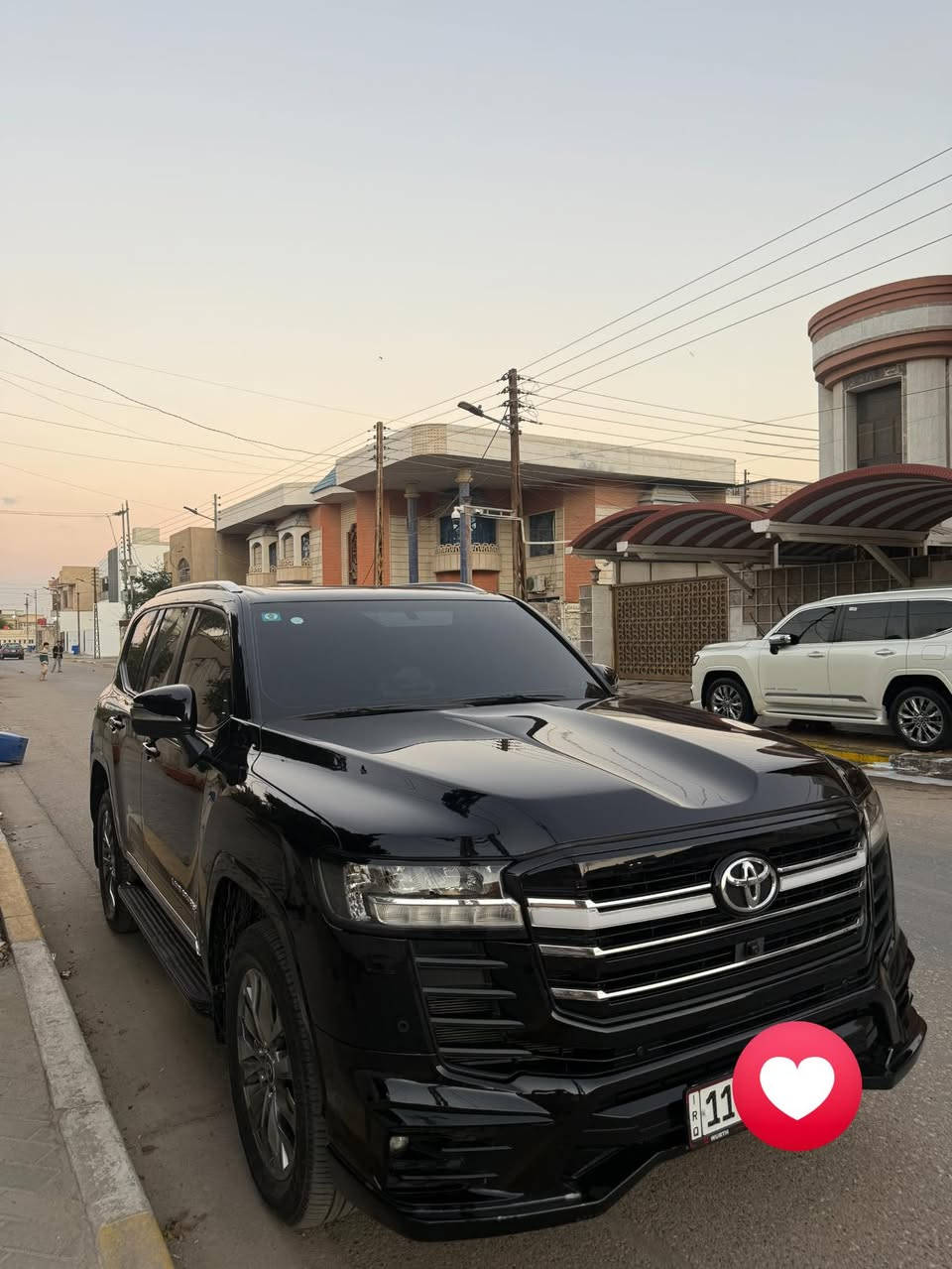 السلام عليكم لاندكروز بريمي 2024 GXRلمتدد توين تيربو لون اسود داخل بيجي ماشيه16الف مغلفة ppf كفالة عامة بعدها زيرو السعر 780ورقة مكان السيارة بصرة استفسار *********** رجائن المو شراي لا يتصل ويكسر بل سياره
