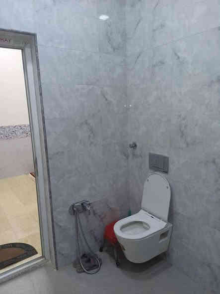 السلام عليكم بيت للبيع مساحه 250متر شغل درجه اولى حديث 2024 في حي النهضه خلف سوق ابو جميغ بيت قاطين مكوناته
2صاله 4غرف ثنين سويت كامل حمامات عدد 5 سطحين اساس وسقف كونكريت مسلح رباطات شغل درجه اولى بيت كلش متعوب علي مواد كله من الزين غير متواجد على الفيس تصال على رقم وعرف باقي تفاصيل مطلوب اسكان 50مليون
***********.  ***********
