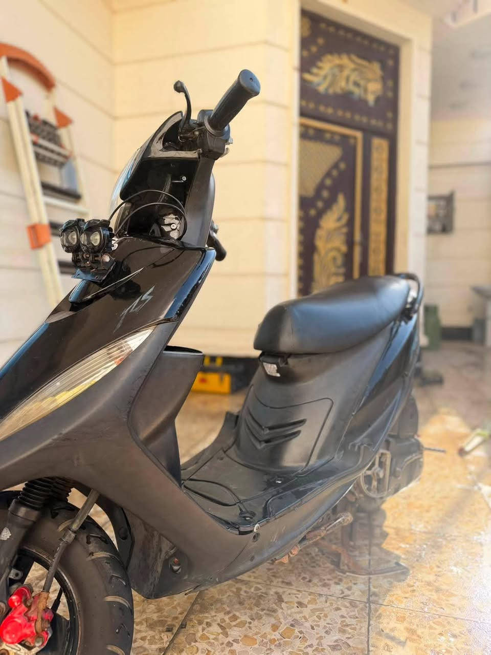 السلام عليكم دراجة ماكس عدله للبيع مكينه 49بلادي مامفتوحه كهربائيات كلها شغاله صالنصه FMشلعه ومعدل خير من الله كفرات ختم واحد سلف رياضي مكينه ناعمه مكفوله من كلشي السعر 450مكاني بغداد الدوره البوعيثه
***********
