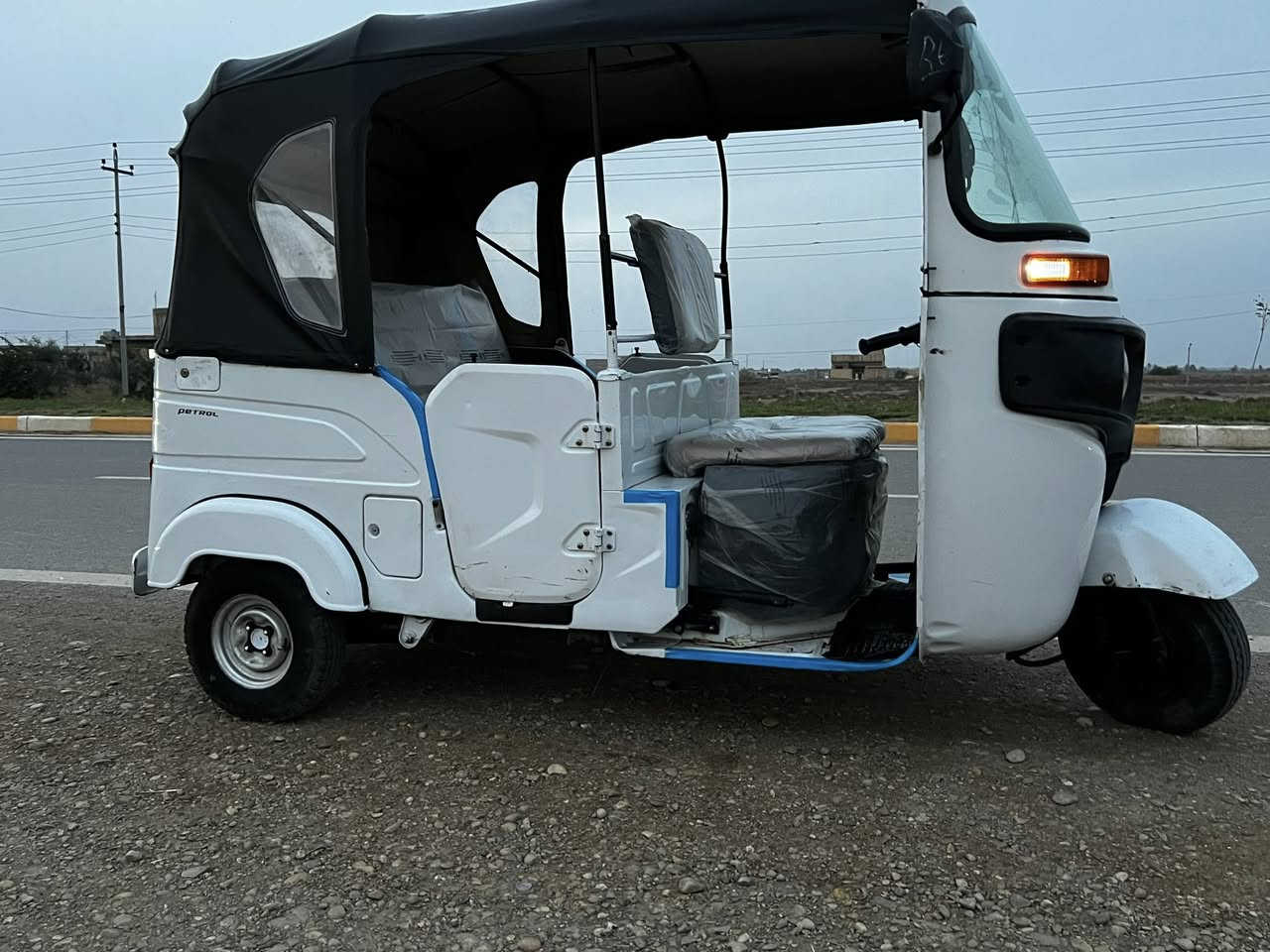 سلام عليكم
تكتك 21 شهر 8 
رقم وسنويه واسط
معمر خياسات 
مكاني النصر
سعر 7 وبيه مجال 
***********
