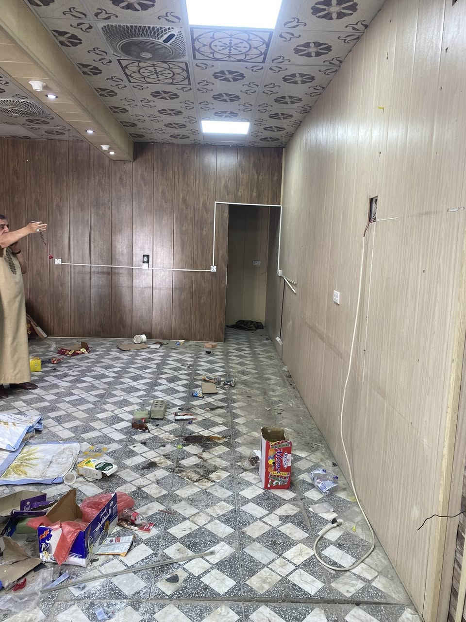 سلام عليكم محل لإيجار حي ور مقبيل. سوق صبات الاستفسار اتصال ***********
