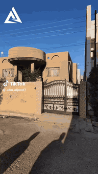 بسم الله الرحمن الرحيم 
دار للبيع الموقع الزراعة حي الميكانيك مساحة الدار 303متر طابو صرف موجود كافة الخدمات من ماء وكهرباء ومدارس 
يتكون الدار من كراج سيارة وحديقة وغرفة  واستقبال ومطبخ وصحيات والطابق الثاني  يحتوي على غرفتين ومطبخ وصحيات 
ومن ضمن هذا الدار يحتوي على مشتمل معزول يحتوي على صحيات ومطبخ وديوانية وغرفة 
ملاحظة سعر الدار ٢٣٥وقابل للتفاوض والاستفسار يرجى الاتصال 
على الرقم الموجود 
*********** اثير 
***********اسيا حسون ابو عبدالله
