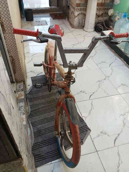 سلام عليكم بايسكل للبيع سعر 30 العنوان قبله حي الجامعه ***********
