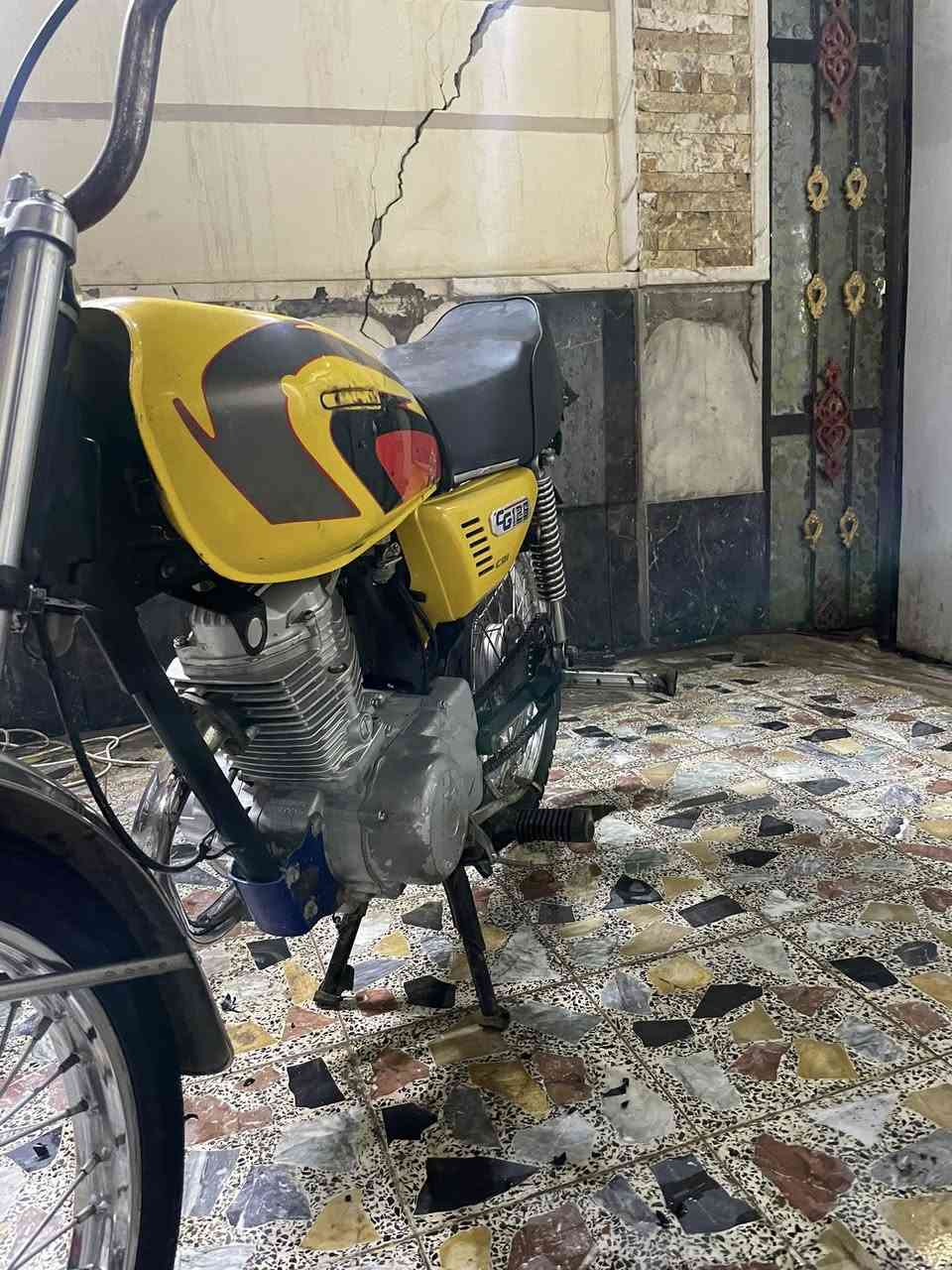 السلام عليكم درجه اربع كير كلك درجه حلو نضيف مكان نجف سعره 250بيه مجال حك الجيه رقم تليفوان***********
