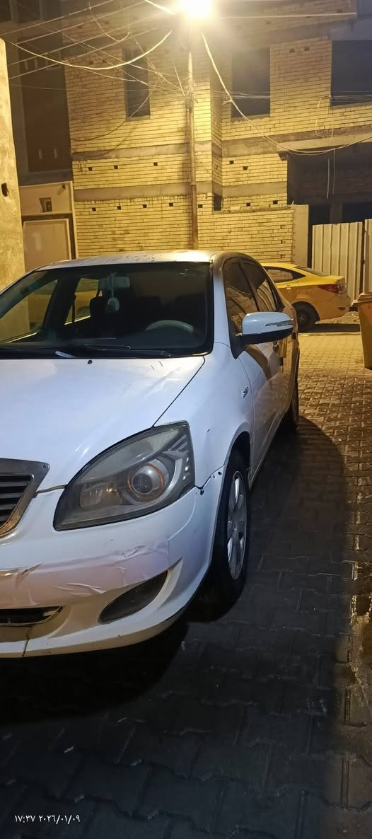 السلام عليكم جيلي موبل 2013 سياره جاهزه حداده من الطول للطول بيها الارباع مسوايه محرك كورلا حديث 1800 كفاله تبريد كهربائيات كلها شغاله السياره احلا من الصور السعر 50 وبيها مجال قليل كلش شرط التحويل السياره صاعده هزه كبل تحول العنوان البصرة *********** البصرة, العراق
