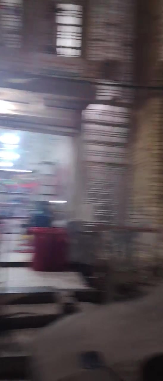 السلام عليكم بيت ١٠٠متر ٣ طوابق بنيان حديث وجاهز
*********** سبع قصور شارع المشروع بل بدايه
