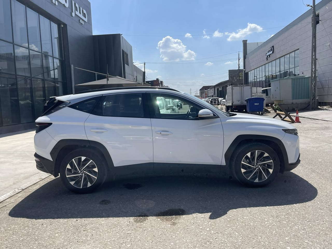 السلام عليكم هونداي توسان موديل 2023خليجي ماشيه 61الف حقيقي مري شفط شاشه كار بلي بدون صبغ مكفوله بيه بارد بسيط وتكحيل بجملغ الامامي مال سايق سونار مرفق مع المنشور السعر ب 195
 العنوان بغداد البياع رقم انكليزي تحويل مباشر ***********/***********
