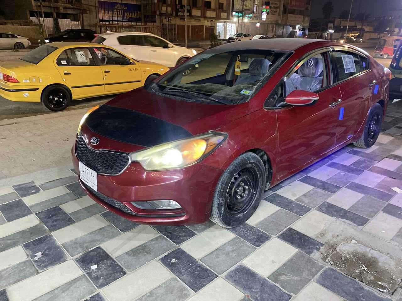 سلام عليكم من رخصت الادمن المحترم 
كيا فورتي مديل ١٦ امريكي حادث بنيد بدون دواخل 
سونر موجود بل نشر مكينه ٢٠٠٠ دوش ممفتوح 
كير صدر تبريد تخم تاير جديد سنويه جديده 
تحويل مباشر جاهزه من كلشي مكان سياره بغداد شعب السعر ١١٥ وبي مجال كلش بصيط 
***********
