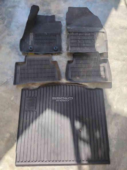 سلام عليكم من رخصت الدمن للبيع ارضيات كورلا كروز تخم حته الصندوك مال وارد امريكيا   *********** و عندي  تخم  رادرات كورلا كروز
