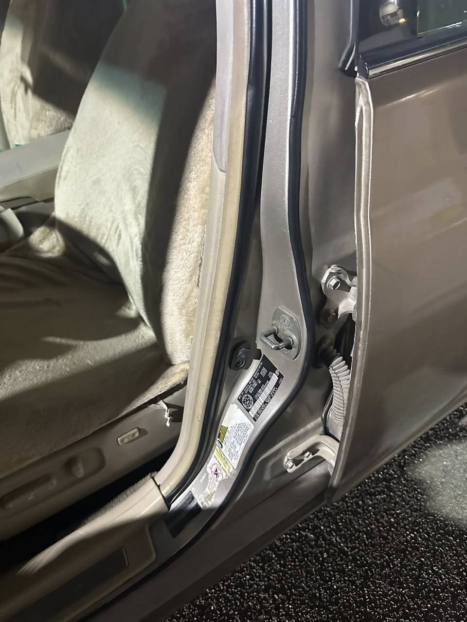 السلام عليكم 
افلون موديل 2006
محرك 6 v
فول لمتدد صبغ عام حادث خلفي فقط 
تخم تاير جديد صدر مابيها نقص 
رقم بغداد تحويل مباشر 
***********
سعر مناسب
