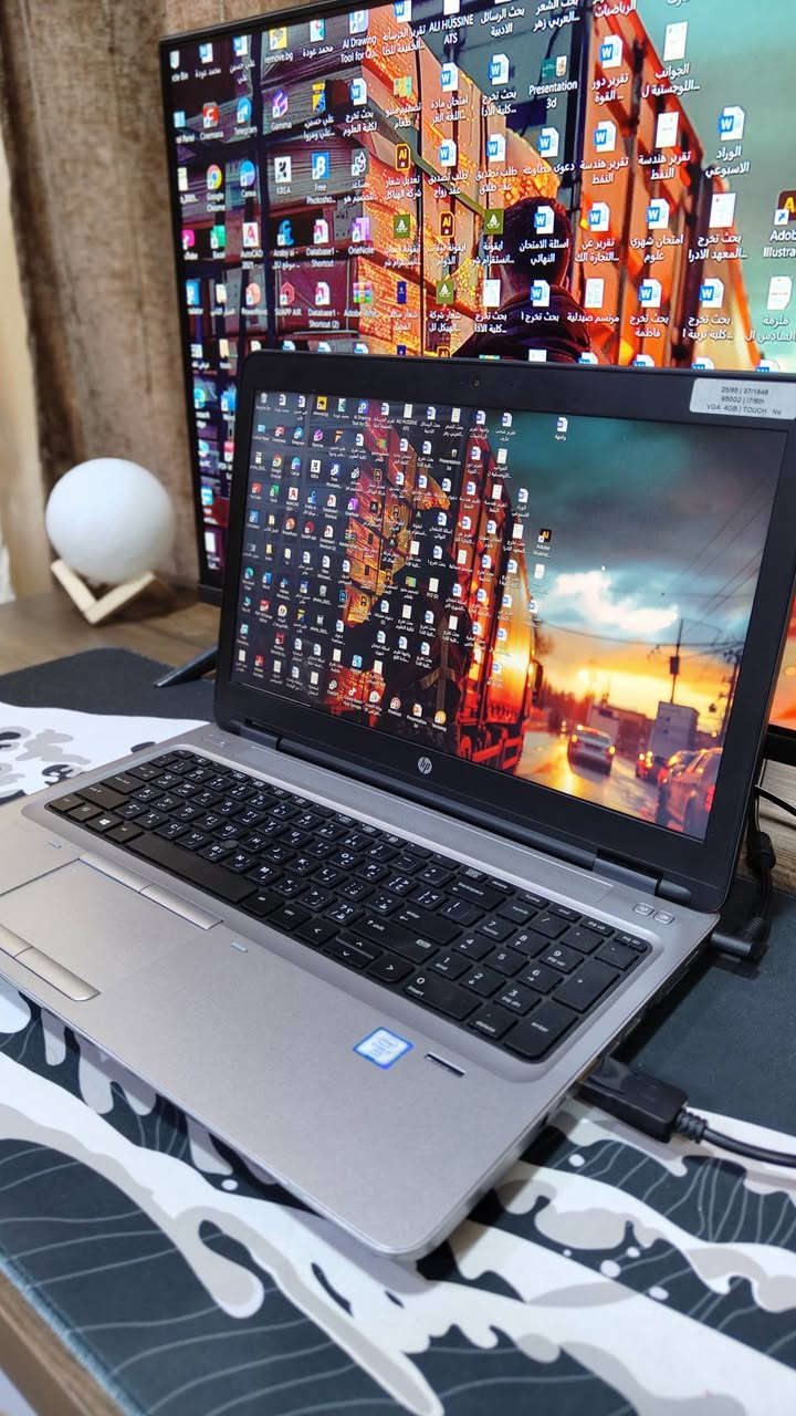 اخوان السلام عليكم
..........................لابتوب 🦾😍.....................

لابتوب ماركة hp نظيف نظافته ممتازة
معالج : core i7 الجيل السادس فئة H يخدم اقسام الهندسة والشغل القووي اله قدرة عالية على تحمل الالعاب والبرامج الهندسية وبرامج التصميم
ذاكرة داخلية : 256 جيجا بايت SSD قابلة للتطوير
ذاكرة عشوائية : 8 - 16 جيجا بايت
كارت شاشة خارجي 2 جيجا وليس مدمج انتبة من تشتري لأن المدمج ما يتحمل البرامج الكبيرة
البطارية : ادوم لمدة ساعتين.
حجم الشاشة : 15.6 بوصة
يستهدف هذا الجهاز طلاب الهندسة والشغل المكتبي يتحمل لود الشغل وامانة هواي فادني وما واجهة وياه مشاكل وايضا موجة لمحبي الالعاب.
رايدة ب200 ألف وبي مجال بسيط .

...........................مرتب 💙 🌹..........................
العنوان : البصرة / الزبير
***********
