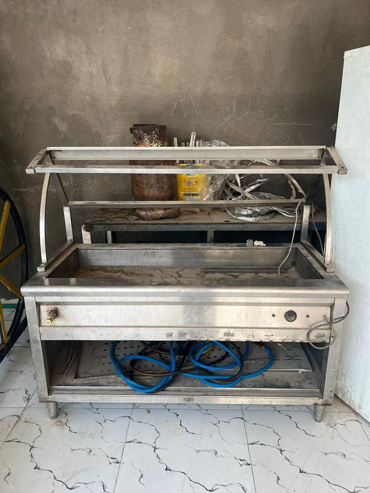 السلام عليكم غراض مطعم للبيع للاستفسار الاتصال 
على الرقم ‭٠٧٨١ ٥٣٧ ٠٤٧٧‬
